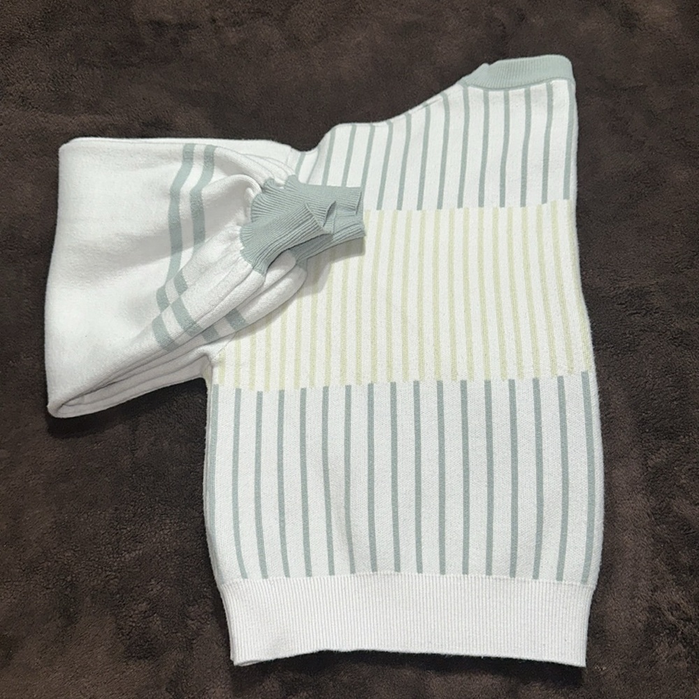 LUCCA Couture: Hygea Slouchy Stripped Sweater. White & Mint, size XS. - Picture 6 of 9